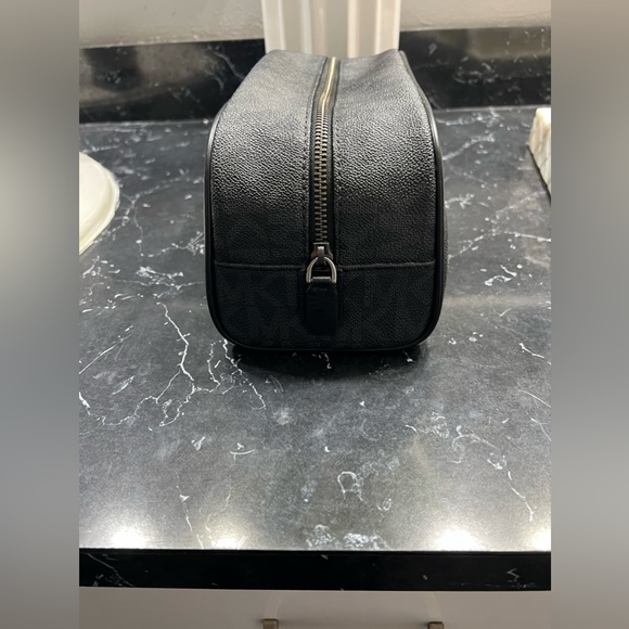 Unisex Black Michael Kors Travel Toiletry Bag - Picture 5 of 9